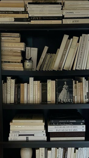 @literarynoir on Instagram: "⚠️this video is not mine cr:Sophies.b0okshelf #bookstagram #books #booklover #booksbooksbooks #readmorebooks #bookish #bookish #bookworm #books #booklover #bookstagrammer #booksofinstagram #booksaesthetics (Bookstagram. Books, booklover. Books books books , how to get free books , read free books , viral. Explore , bookish , bookisgirlie) . ."