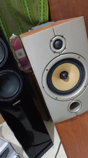 Subwoofer Wharfedale POWERCUBE SPC-10 Playing Deep House Music