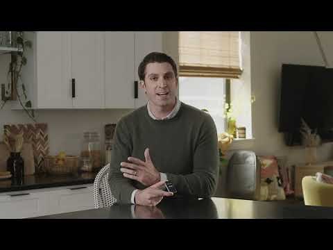 Use the Cochlear™ Remote Control to perform basic functions on your Nucleus® 7 Sound Processor