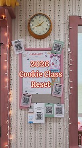 2025 felt like the year I finally figured out how to operate my cookie classes with intention and ease. So 2026 is the year we keep doing what we’re doing while implementing small changes as requested by our amazing students 🥰🩷✨🍪 Want to join us in the cookie cottage? New classes are posted on my website for January, February, and some of March ☘️ See you soon! 🙂‍↕️ #cookieclass #newyearreset #classroomideas | Mik & Cookies