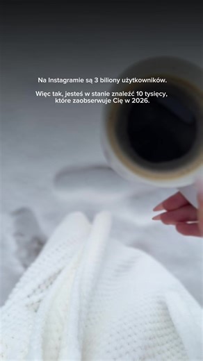 Myślisz, że w 2026 wzrost konta na Instagramie i sprzedaż przez social media są już niemożliwe? A ja dalej twierdzę, że to możliwe. Ba, nawet w branżach, które mogą wydawać się przesycone. Pięknym przykładem są konta moich kursantek @the.curlybee i @wlosrozsadku które rozwijają swoje konta chociaż przecież w tematyce włosów nie były na rynku pierwsze ✨ Jeśli jednak chcesz działać skutecznie potrzebne Ci są silne podstawy, strategia, konkretny plan działania 🔥 Jeśli od dawna próbujesz rozwinąć k