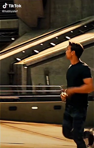 Kristina Theo James in Divergent