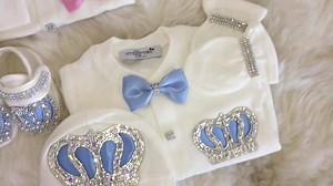 The newborn set mommies are going crazy over!! Our famous Crown Jewels Set! Available in 8 colors. Worldwide Delivery in 2 days. Hand made with love. | Itty Bitty Toes