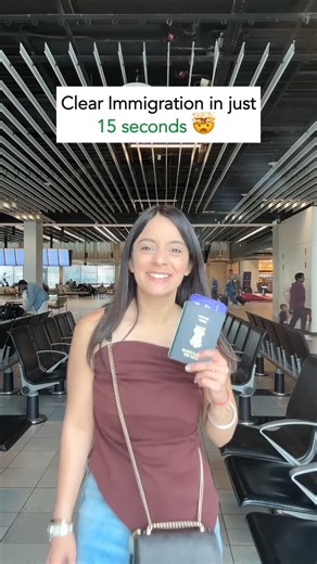 Jash & Akshita | Travel 🌍 on Instagram: "Clear immigration in just 15 seconds in India? 😱 ❌ No waiting ❌ No queues ❌ No interview Yes, Indian airports have installed eGates for immigration, which means you don’t have to do the manual immigration process anymore. All you’ve to do to sign up is register for this program, and you can save yourself 30-40 mins of standing in queues for immigration. ⭐️ Fast Track Immigration Program Cost: Free Approx. processing time: 10-12 days ✈️ Who is eligible? 