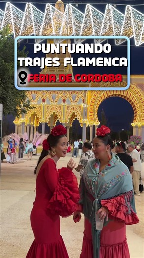 Puntuando trajes de flamenca en la Feria de Córdoba