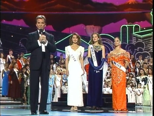 Flashback to this CROWNING MOMENT of Miss Universe 1991, Lupita Jones! 🇲🇽 | Miss Universe