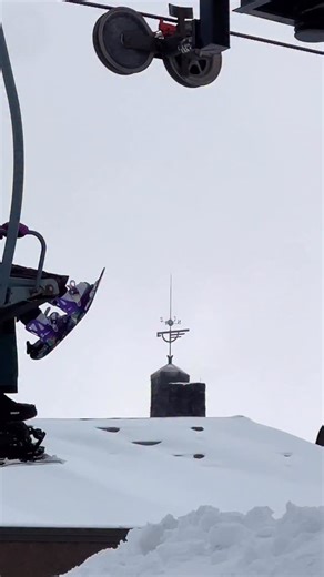 WINTER IS BACK! ❄️☃️🏂🎿 | Timberline Lodge