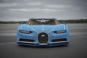LEGO Technic Bugatti Chiron built entirely with LEGO bricks | Collater.al