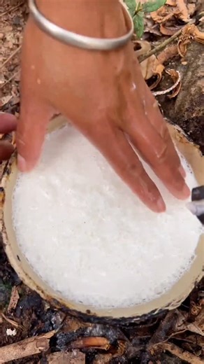 Rubber_raw on Instagram: "Round 65 #whitenoise #asmr"