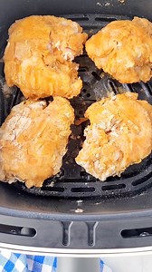 Recipe: https://forktospoon.com/cracker-barrel-southern-fried-chicken/ Craving Cracker Barrel’s crispy fried chicken? 🍗✨ Watch how easy it is to recreate this classic dish at home with this step-by-step video. You’ll love the crispy golden coating and tender, juicy chicken—perfect for any dinner table! #friedchicken #CopycatRecipes #crackerbarreloldcountrystore | Fork To Spoon