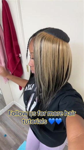 Middle part quick weave with highlight✨✨#highlighthair #hairtutorialvideo #quickweavetutorial #quickweavestyles #leaveout #leaveoutquickweave #brownhaircolor #hairstylists #haircutchallenge #fyp