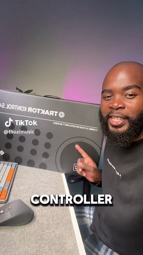 Unoboxing the S4 Mk3 from @Native Instruments in my PJs 😅🔥