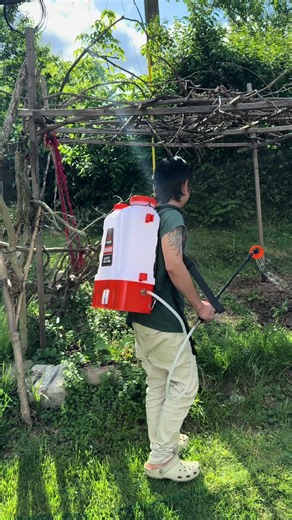 PetraTools Battery Powered Backpack Sprayer 4 Gallon - HD4000 - Electric Lawn and Garden Sprayer with 6 Nozzles, 90 PSI, Rechargeable Battery for Weed and Pest Control#🥰🥰🥰🥰❤️❤️❤️❤️❤️❤️❤️ #foryoupage #tiktok