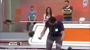 3.7M views · 10K reactions | Beni yatakta çeviriyorsun ama. Eşini Rezil Etti. :) :) | Caps The System | Facebook