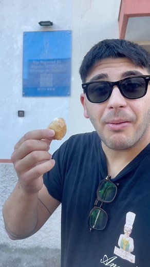 IL VERO INIZIO DEL NATALE È QUI.! 🕯️ le nostre pettole, la tradizione che ogni Tarantino aspetta il 22 novembre di Santa Cecilia. 🌟 fatte a mano, con la storia nel cuore! le pettole tarantine non sono solo un dolce, sono un rito..! 🧙‍♀️ | Angelo Fedele