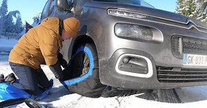 Comment monter des chaussettes à neige sans difficultés?