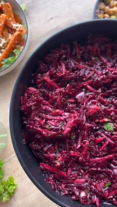 Christmas Plate 1: Beetroot Salad 🫜 A refreshing and delicious salad that comes together in minutes. All you need is: • Pre-boiled beetroot • Apple • Cucumber Grate everything, mix well, and that’s it. No dressing, no extras, just fresh, natural goodness. Enjoy 💚 #christmasplate #festivesalads #christmaslunchideas #freshandsimple #healthyholiday #easyrecipes #holidaysides | Mealswithntandose