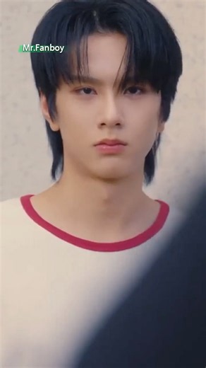 Seeing him get a little too close to someone else definitely stirred up some feelings 💕 #iQIYI