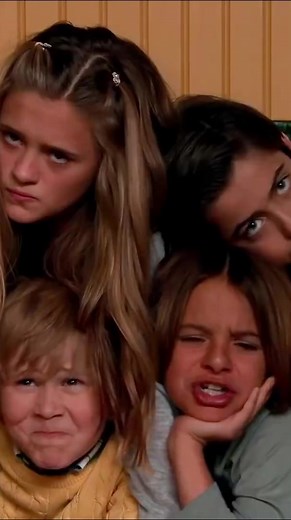 Not sure that's how a doggy door works guys 😂🐶 #tiktokdogs #dogday #nrdd