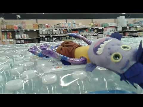 Disney Luca plush: Luca and friends go shopping