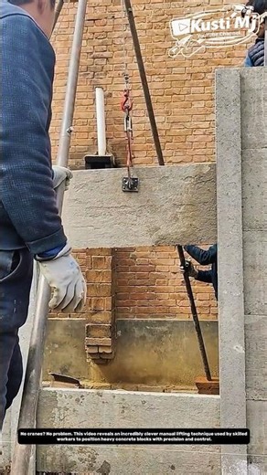 Ingenious Manual Lifting System – How Workers Move Heavy Concrete Blocks Without Machines.