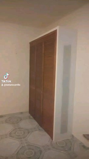 closet de tablaroca con puertas de madera | Diseños de tablaroca carrillo