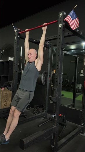 Cross body leg raise demo. Work the abs and obliques with these leg raises. #abs #core #exercise