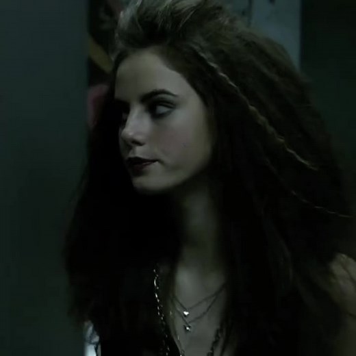 A little bit #effystonem #skinsedit #crzgf #paratii #tiktok #fypシ #skinsgen2 #skinsuk #fyourpage #fypシ゚viral #CapCut @TikTok