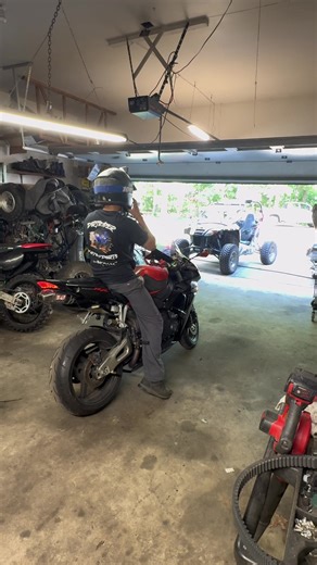Fearless #dirtbike #honda #cbr1000rr #dirtbikelife #riding #mechanic #nofear #gohard #reels #mexico🇲🇽