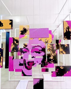 9.7K views · 225 reactions | Schaut euch dieses fantastische Kunstwerk aus dem Shanghai Minsheng Art Museum an. Der Andy Warhol-Klassiker wurde mit 116.935 LEGO Steinen in Szene gesetzt. Die sechsschichtige Installation ist die perfekte optische Täuschung  | LEGO | Facebook