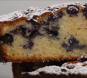 Myrtilles & citron réunis dans ce gâteau ultra moelleux ♥ LA RECETTE : https://goo.gl/XBBpVv | 750g : Recettes de cuisine