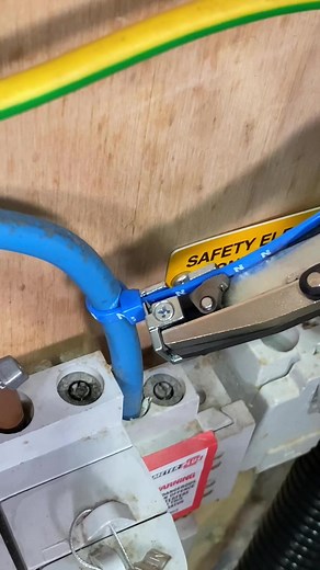 Electricians Tool: CABLE TIE GUN for Efficient Cable Management
