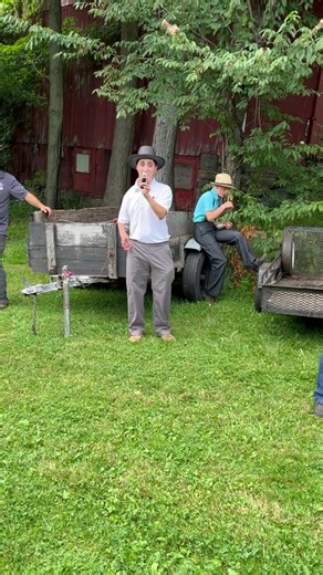 Elmer Yoder with the 🎤💯#viral #fyp #auction_guy #eminem