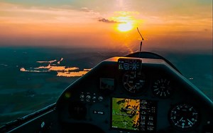 第一人称驾驶滑翔机飞行800KM