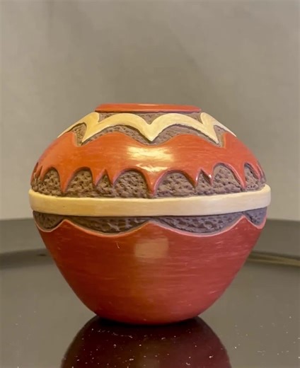 Aaron Cajero, Jemez Pueblo Authentic Jemez Handmade Carved and Painted Pot (JM29) - Etsy