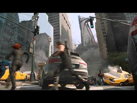 The Avengers - Fat Woman Running from Chitauri [HD]