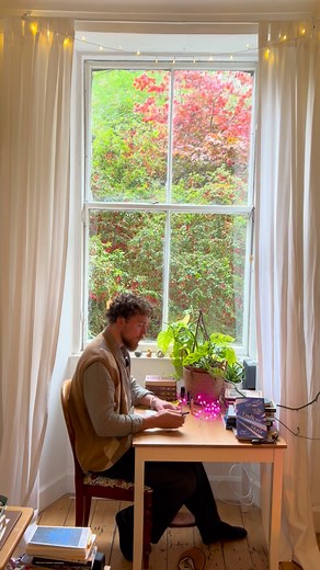 Over 100 billion single-use pens have been made since they were first designed. Say hello to the new and infinitely-refillable Lumos Pen from Tom's Studio. 5 Reasons to switch to The Lumos: 💪 Designed to last using high quality materials 🌈 Compatible with any ink colour ♻️ Infinitely refillable 🖊️ Comes with 11 different Japanese tips 🗑️ No more disposable pens The Lumos is available in our Mini size or as a full-size Pro version with Single Tip or Dual Tip, so you can choose the one that su