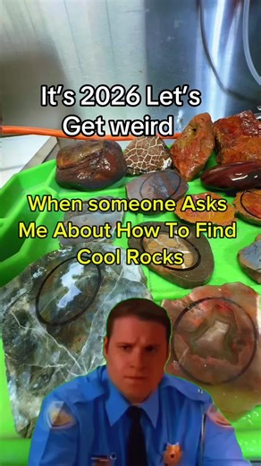 When you are a #rockhound and someone asks you about what to look for when trying to find #coolrocks I am #therockhoundadventures And I will show you the way😎😂🤘#CapCut #rockhoundsoftiktok