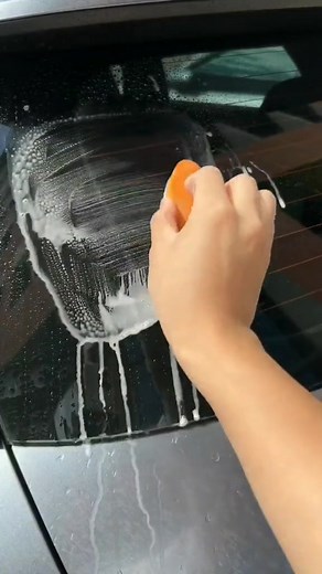 Say Goodbye to Streaky Windshields Instantly!. ⏳ Hurry! Link is in the comments before it’s gone! | Car Classic Lover | Facebook