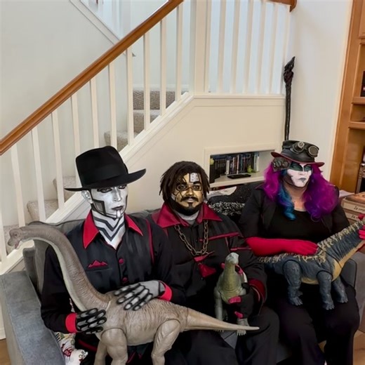 The Spine, Zer0, and Rabbit from Steam Powered Giraffe pet toy dinosaurs #robotmakeup #dinosaurs #steampoweredgiraffe