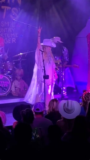11K views · 465 reactions | All alone on the “Edge of Seventeen” by “Stevie Hicks” ️ #elizabethcook #stevienicks #halloween2023 | Elizabeth Cook | Facebook