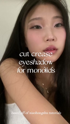 the xiaohongshu girlies have revolutionized makeup for me(=`ω´=) new tutorial on how i do a cut crease eyeshadow look for my monolids!! it’s such a good look for a night out ♡ also i love all the glitterrrr \t(✧ω✧) as always, leave any questions for me below!! ♡ sry for the weird lighting it was super cloudy today (ㅠ_ㅠ) ##xiaohongshumakeup#kbeauty #kbeautytutorial #cbeauty #chinesemakup #cbeautytutorial #cutcreasetutorial #monolidmakeup