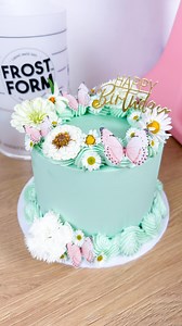 23K views · 586 reactions | Did you notice the consistency of that Mock Swiss Meringue Buttercream? That’s how soft your buttercream should be when you pipe it into your Frost Form! This can take tempering your buttercream 3-5 times for the best results! Order Frost Frost Form directly from our website! We agile worldwide! www.frostform.com #frostform #buttercreamcakes #cakedecorating #birthdaycake | Frost Form | Facebook