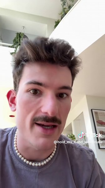 Anson was 12 years old when he got 9529 Mt Auburn Ave under contract which @Harrygold bought, paying him a $3,000 finders fee. Anson is not a US citizen and he lives in Singapore. No excuses. If you want to learn, click the first link in my bio. #fyp #wholesaling #realestate #wholesalinghouses #wholesalingrealestate