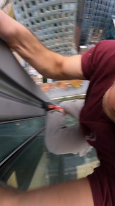 1.9M views · 10K reactions | En plein effort sur la tour Opus 12 à Paris. Ça chauffe les bras  | Titouan Leduc | Facebook