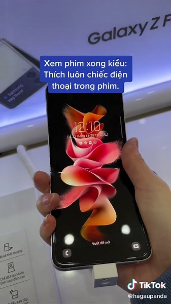 Exploring Samsung Galaxy Z3 Flip3 Foldable Features