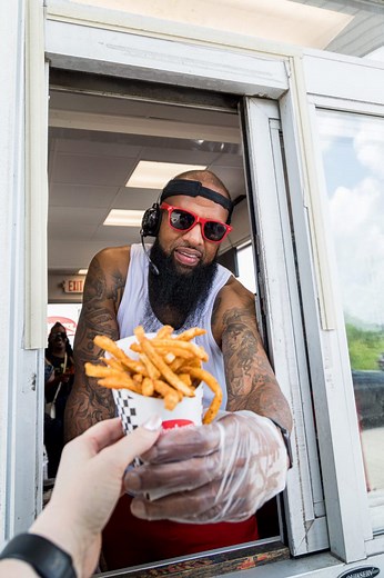 246K views · 6.6K reactions | If Slim Thug worked at a Fast Food restaurant  Go try them Fry-Seasoned Buffalo  Tenders落#CheckersHouston #KreativeComedy #HoustonFoodie #HoustonTexas #foodie | Kreative Comedy | Facebook
