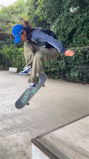 kai on Instagram: "🧛‍♂️🧛‍♂️🍎🍎 さくっと夕方にいった久しぶりの柳島☺︎☺︎‼︎ ゆるーいラインのはずが結構時間がかかりました。笑 📹 @___shima_________ cap @gdc_jp #skateboardisfun #skateboard #スケボー #878 #james #vans #vansskate"