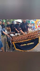 Tombo ati versi angklung yang menenangkan hati 😌 Angklung performance of ‘Tombo Ati’ — the calming bamboo tones heal the heart 😌 | Sedulur Madukoro