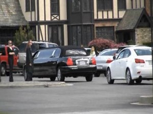 Elisabeth Taylor llega tarde a su entierro